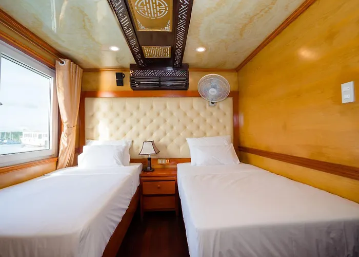Vega Traditional Junk 3* Hạ Long